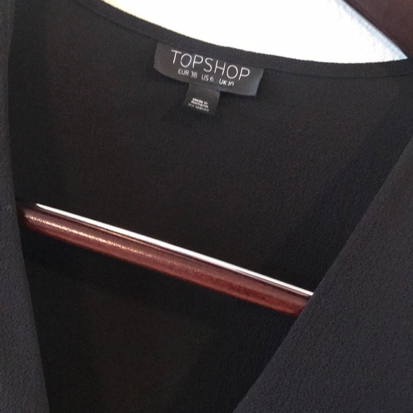TOPSHOP Black Cross Over Front Blouse -Sz 6 - Picture 3 of 5